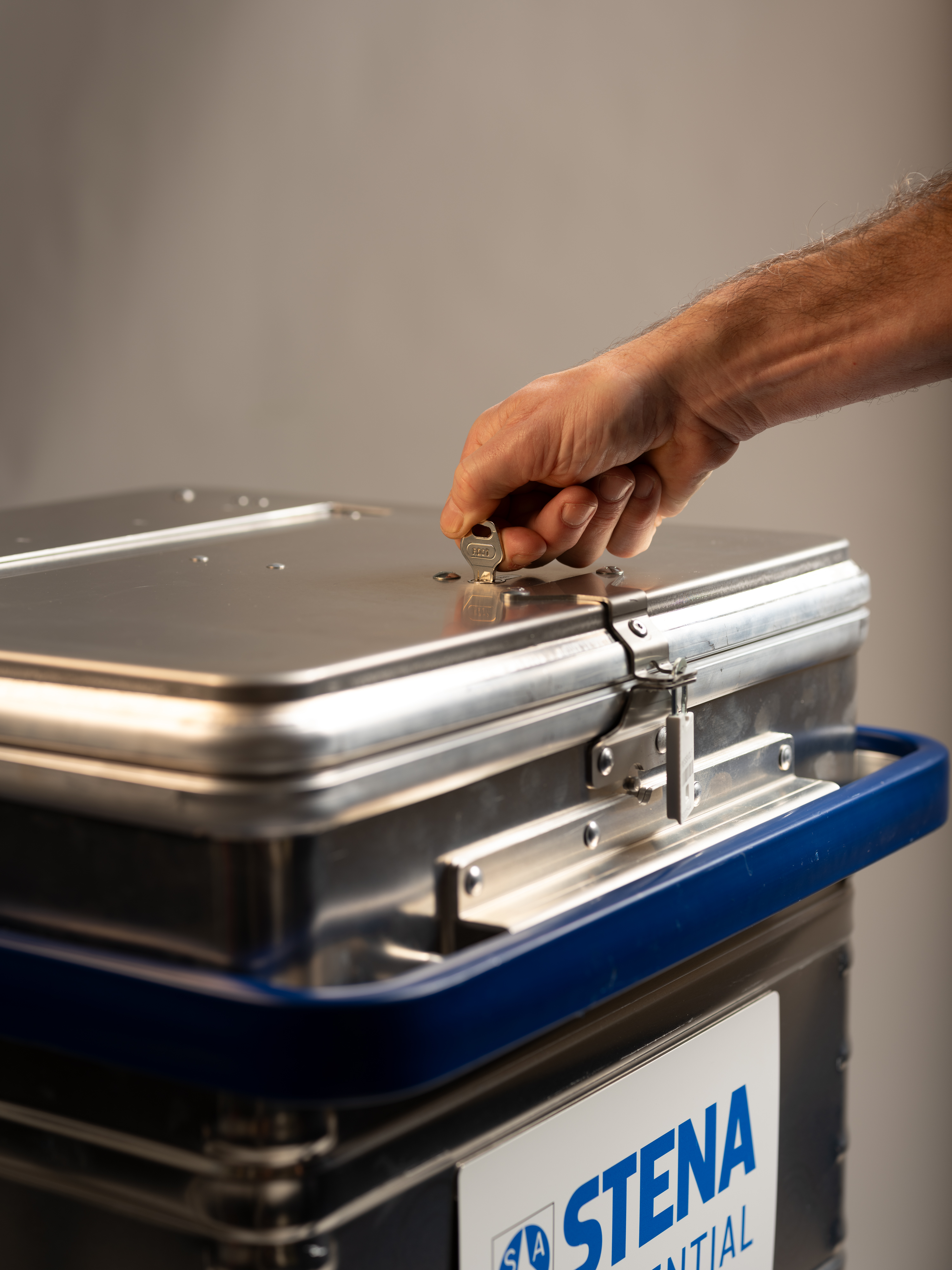 A Stena Confidential employee locking a vessel